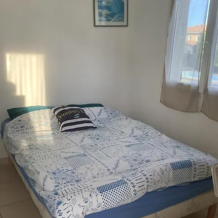 Villa De Lyse Avec Jacuzzi Roujan