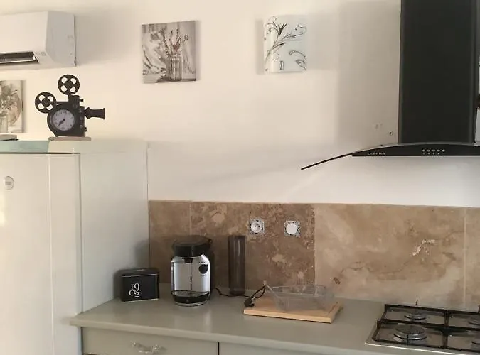 Villa De Lyse Avec Jacuzzi