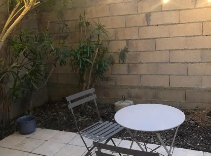 Villa De Lyse Avec Jacuzzi Roujan